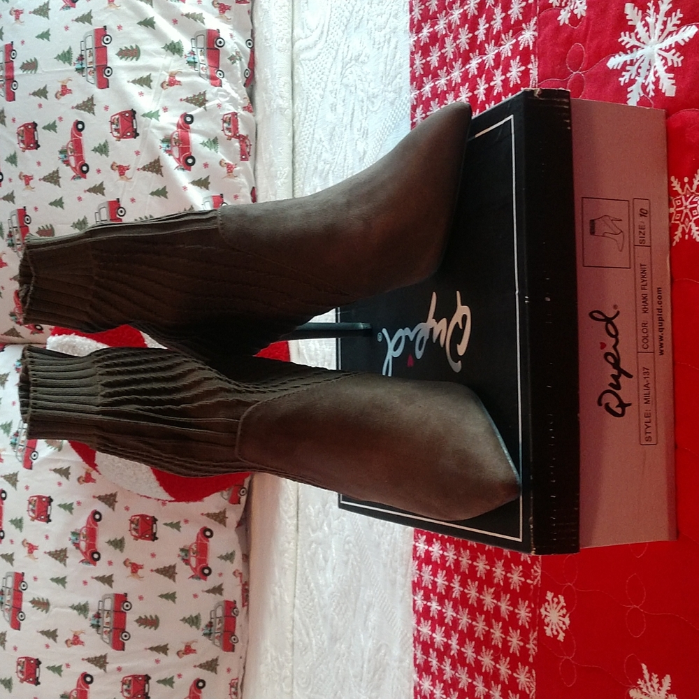NWT QUPID booties sx 10